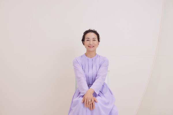 原田美枝子インタビュー　ショーン・ホームズ演出『桜の園』は、どんな相乗効果が生まれるのか今から楽しみ