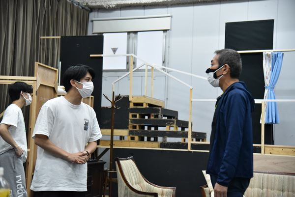 怒涛の大どんでん返しに圧倒！ まもなく開幕の『仮面山荘殺人事件』通し稽古レポート