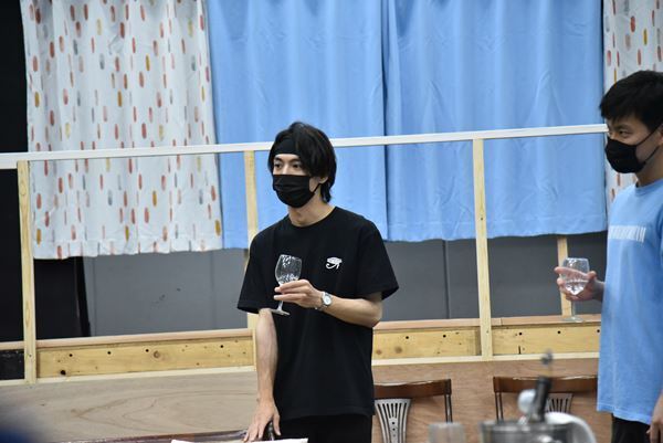 怒涛の大どんでん返しに圧倒！ まもなく開幕の『仮面山荘殺人事件』通し稽古レポート