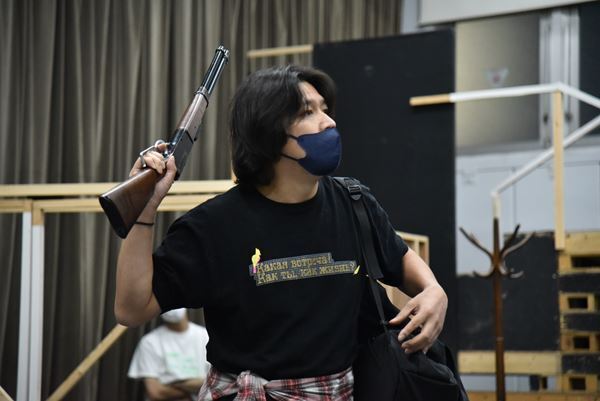 怒涛の大どんでん返しに圧倒！ まもなく開幕の『仮面山荘殺人事件』通し稽古レポート