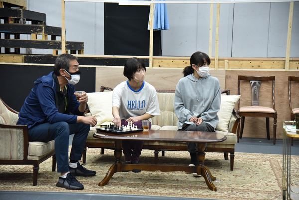 怒涛の大どんでん返しに圧倒！ まもなく開幕の『仮面山荘殺人事件』通し稽古レポート