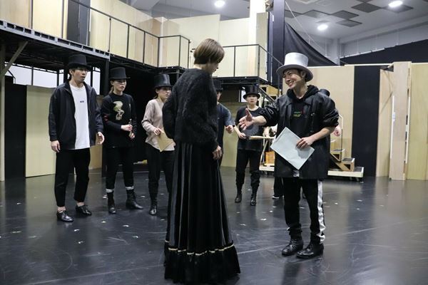 「とてもエネルギッシュな舞台です！」 愛希れいか主演ミュージカル『マリー・キュリー』公開稽古レポート