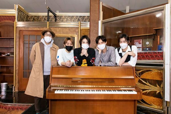 兄弟感の強い浜中文一&室龍太、軽快でおしゃれな上口耕平&水田航生『ダブル・トラブル』公開稽古レポート