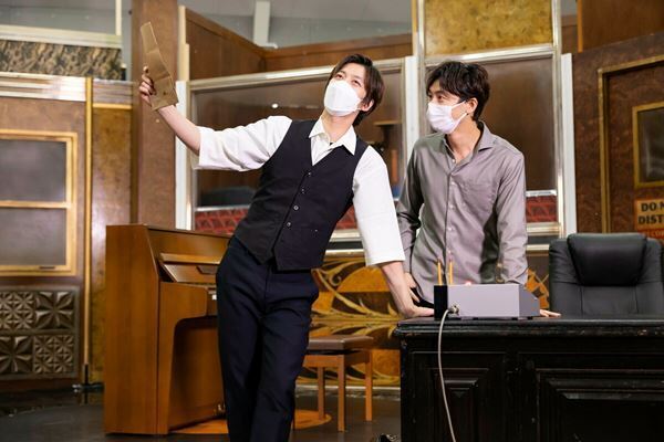 兄弟感の強い浜中文一&室龍太、軽快でおしゃれな上口耕平&水田航生『ダブル・トラブル』公開稽古レポート