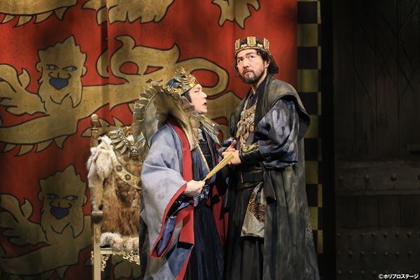 シェイクスピア・シリーズ『ジョン王』開幕　小栗旬・吉田鋼太郎コメント＆舞台写真が到着
