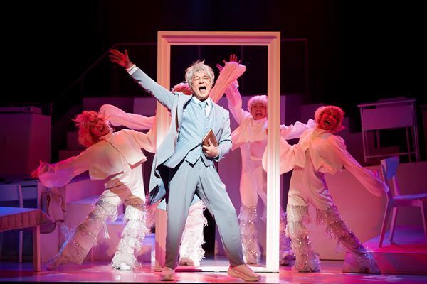 魅力的な歌声と、あちこちに散りばめられた仕掛けを楽しんで　ミュージカル『カラフル』開幕