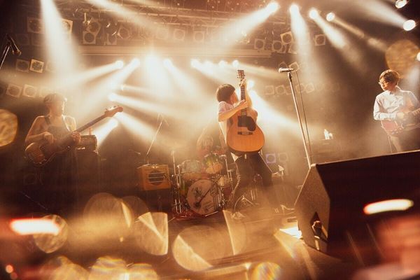 【野音ワンマン直前企画】SIX LOUNGEがフラカンに惹かれる理由。「何回ライブを観ても、鳥肌立つし。言葉のパワーがすごい」