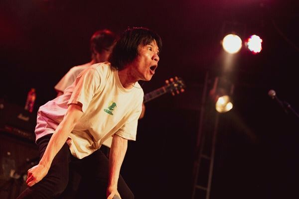 【野音ワンマン直前企画】SIX LOUNGEがフラカンに惹かれる理由。「何回ライブを観ても、鳥肌立つし。言葉のパワーがすごい」