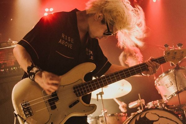 【野音ワンマン直前企画】SIX LOUNGEがフラカンに惹かれる理由。「何回ライブを観ても、鳥肌立つし。言葉のパワーがすごい」