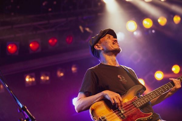 【野音ワンマン直前企画】SIX LOUNGEがフラカンに惹かれる理由。「何回ライブを観ても、鳥肌立つし。言葉のパワーがすごい」