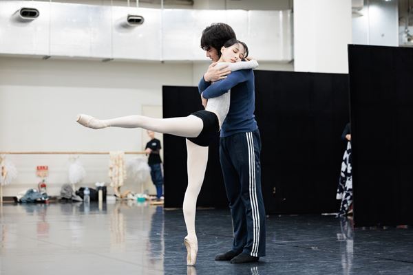 東京バレエ団×金森穣『かぐや姫』第2幕がいよいよ上演！ プリンシパル・秋山瑛が語る見どころは？