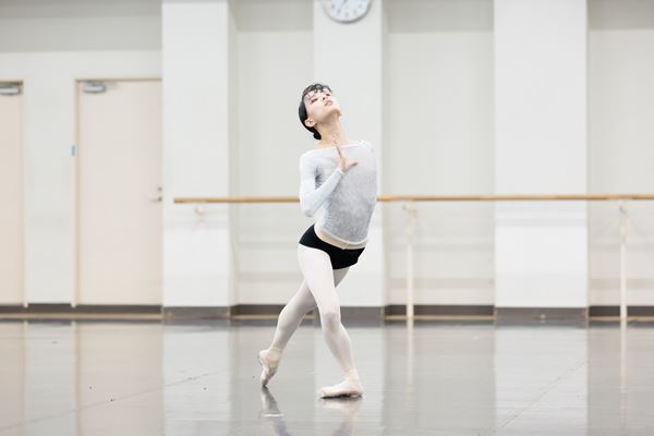 東京バレエ団×金森穣『かぐや姫』第2幕がいよいよ上演！ プリンシパル・秋山瑛が語る見どころは？