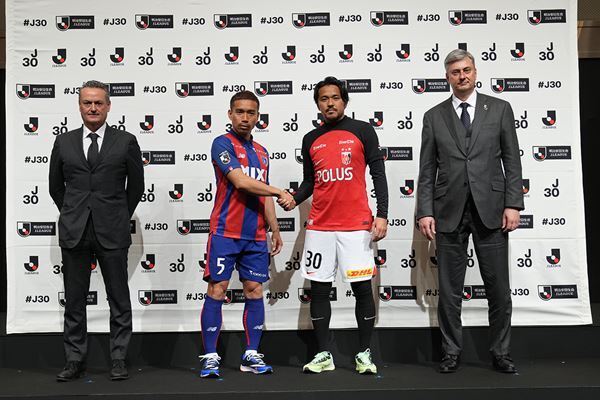 祝30周年！ 記念すべき開幕戦を前に、J1全18チームの監督＆選手がズラリ!!