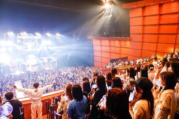 ONE N’ ONLY　満員の国際フォーラムでのツアーファイナル夜公演レポート「これからも自分たちが信じた道を歩み続ける」