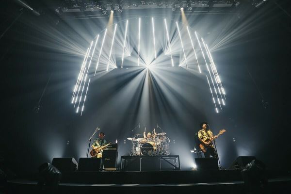 【オフィシャルレポート】MONGOL800×WANIMAが対バンツアー完走「ワニパチと一緒にあそびーましょー！」