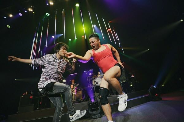 【オフィシャルレポート】MONGOL800×WANIMAが対バンツアー完走「ワニパチと一緒にあそびーましょー！」