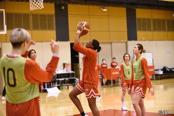 東京五輪銀メダル組とアジアカップV5組が、女子バスケワールドカップ予選でついに融合！