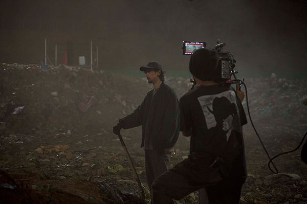 横浜流星が主人公役への熱い想いを語る『ヴィレッジ』撮影秘話＆メイキング写真公開