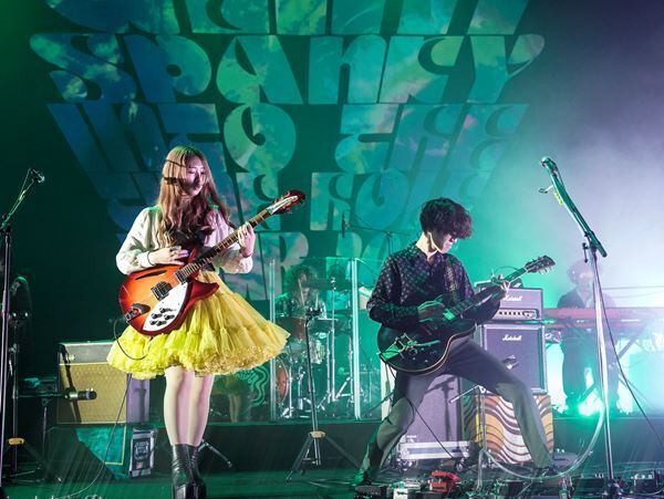 原点回帰から次のフェーズへ　GLIM SPANKY『Into The Time Hole Tour 2022』オフィシャルレポ
