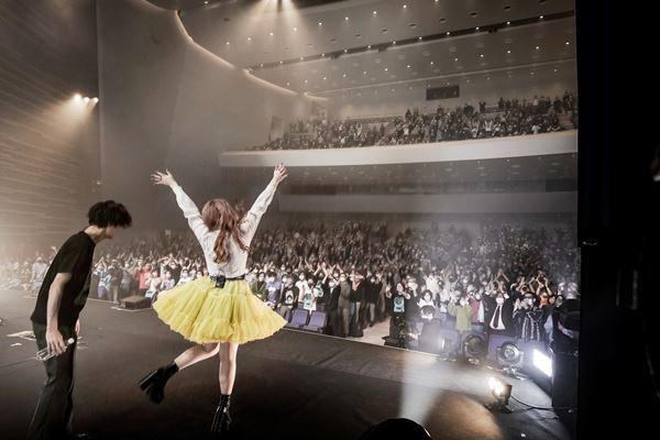 原点回帰から次のフェーズへ　GLIM SPANKY『Into The Time Hole Tour 2022』オフィシャルレポ
