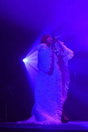 YUKI、シアトリカルな演出で魅せたホールツアー“Terminal G”完走「私は幸せ者です」