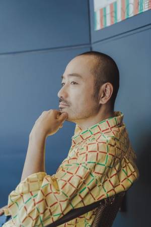 稽古するたび魅力に気づく『君しか見えないよ』岩崎う大（かもめんたる）×川島海荷インタビュー