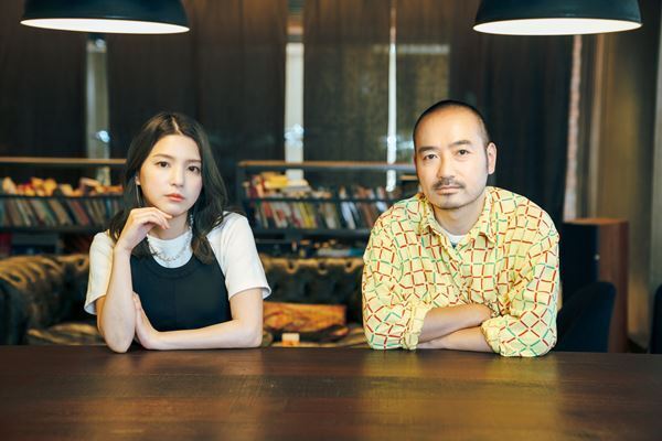 稽古するたび魅力に気づく『君しか見えないよ』岩崎う大（かもめんたる）×川島海荷インタビュー