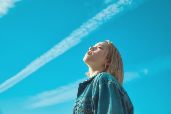 ゆいにしお、新曲「mid-20s」が全国33局のラジオパワープレイに決定　本日よりオンエアがスタート