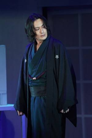 京極夏彦「歌えばいいんだとわかりました」小西遼生主演ミュージカル『魍魎の匣』15日まで