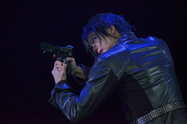 救うべきは全人類か愛する人か!? 玉城裕規×菊池修司W主演の舞台『HELI-X Ⅲ』観劇レポート