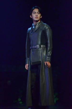 救うべきは全人類か愛する人か!? 玉城裕規×菊池修司W主演の舞台『HELI-X Ⅲ』観劇レポート