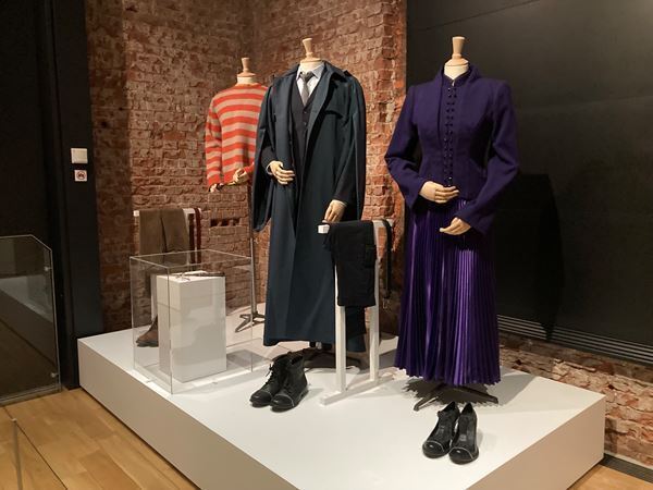 ホグワーツに体験入学？　魔法魔術学校の科目に沿って魔法の歴史を辿る『ハリー・ポッターと魔法の歴史』東京ステーションギャラリーにて開催中