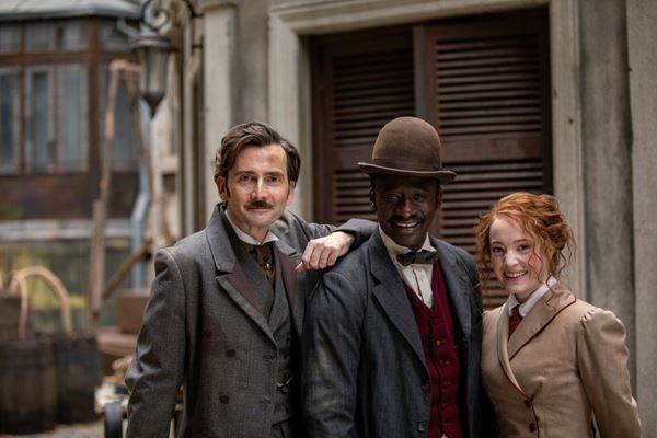 “キュンおじ”デヴィッド・テナント「各エピソードが1本の映画のよう」　ドラマ『80日間世界一周』スペシャル映像公開