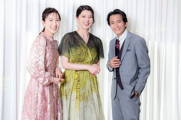 朝夏まなと×中河内雅貴×実咲凜音　公演中止から2年、動き出した『モダン・ミリー』にかける思い