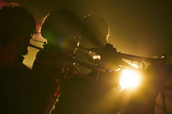 【ライブレポート】“結成から11年目のライブ” 『Omoinotake SPECIAL LIVE 2023 “SUEHIROGARI”』