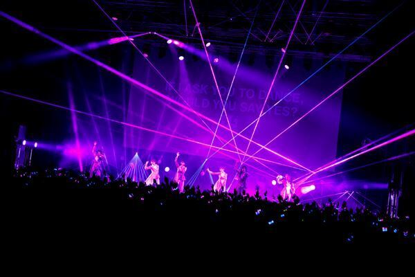 初の武道館公演を控えたExWHYZインタビュー「この6人とマスターのみんなで、あの空間を共有できるのが待ち遠しい」