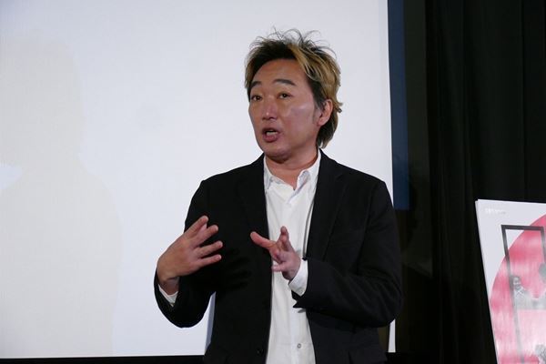 スピードワゴン小沢一敬、楽屋弁当が“日の丸弁当”じゃなくて残念？　話題のドキュメンタリー映画『日の丸～寺山修司40年目の挑発～』PRイベント