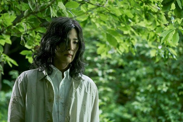 岩田剛典＆中山美穂、不意に浮かび上がる“謎”とは　映画『死刑にいたる病』特別映像2種解禁