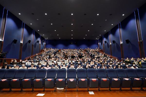 木村拓哉が日本全国でサプライズ『レジェンド＆バタフライ』3日間4都市で舞台挨拶