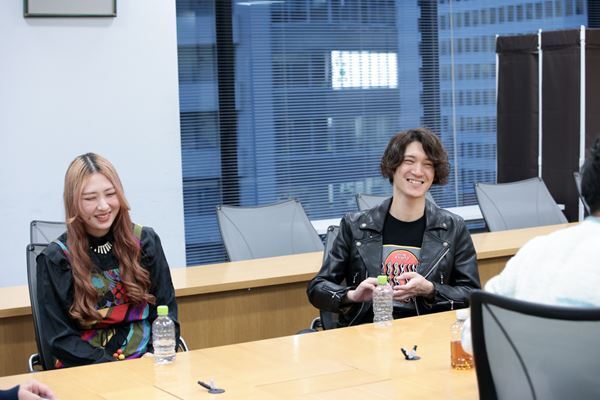 【『Live！ロックちゃん2023』対談シリーズ①】芦沢ムネト×GLIM SPANKY