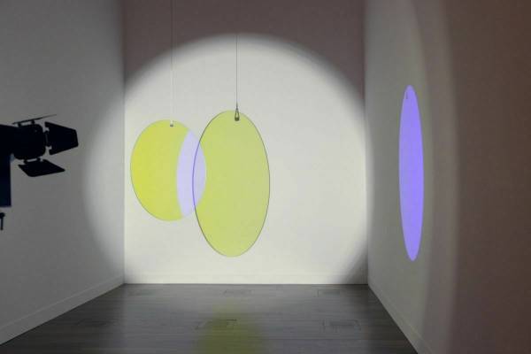 『テート美術館展』展示風景をレポート　200年にわたる「光」をめぐる表現の旅へ