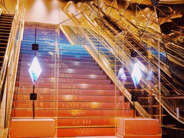 米津玄師、10年の軌跡とこれからの未来を感じさせる「10thゲート」がオープン