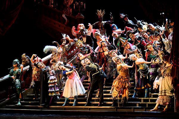 劇団四季 新劇場が開場！ こけら落とし公演ミュージカル『オペラ座の怪人』開幕