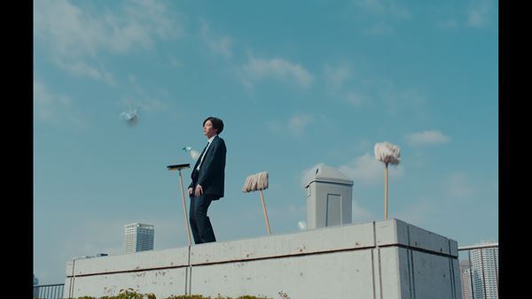 imase、フレッシュなスーツ姿を披露した「僕らだ」MV公開