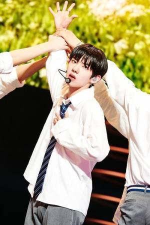 FANTASY BOYS、初の日本コンサートに8,000人が熱狂「愛してくださってありがとうございます」【レポート】