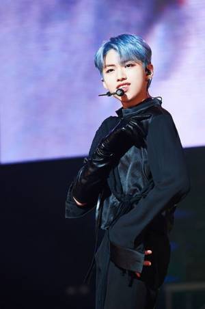 FANTASY BOYS、初の日本コンサートに8,000人が熱狂「愛してくださってありがとうございます」【レポート】