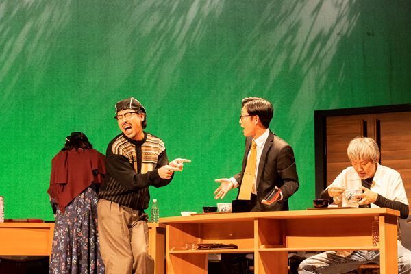 関西演劇界のクセ者が集結した舞台『12人のおかしな大阪人2023』新キャストに今江大地と多和田任益を迎え開幕