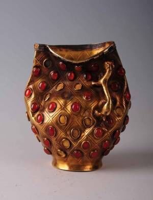 《瑪瑙象嵌杯》5-7世紀 1997年イリ市昭蘇県ボマ古墓出土 一級文物イリ州博物館