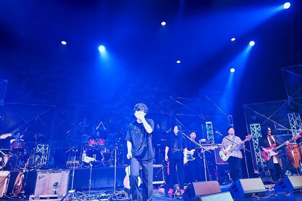 椿屋四重奏が一夜限りの復活、中田裕二ソロ10周年記念ライブに豪華ミュージシャンが次々登場