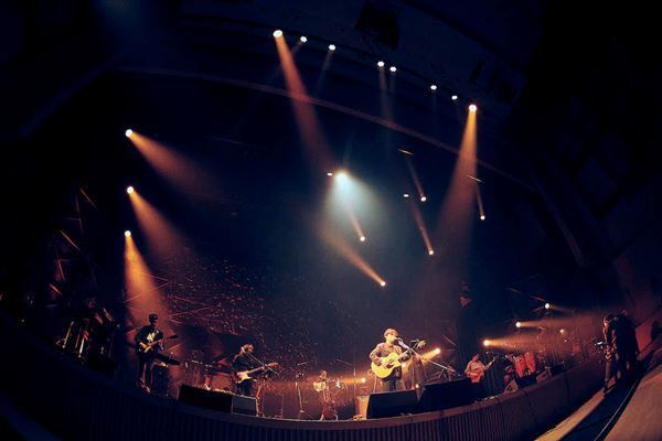 椿屋四重奏が一夜限りの復活、中田裕二ソロ10周年記念ライブに豪華ミュージシャンが次々登場